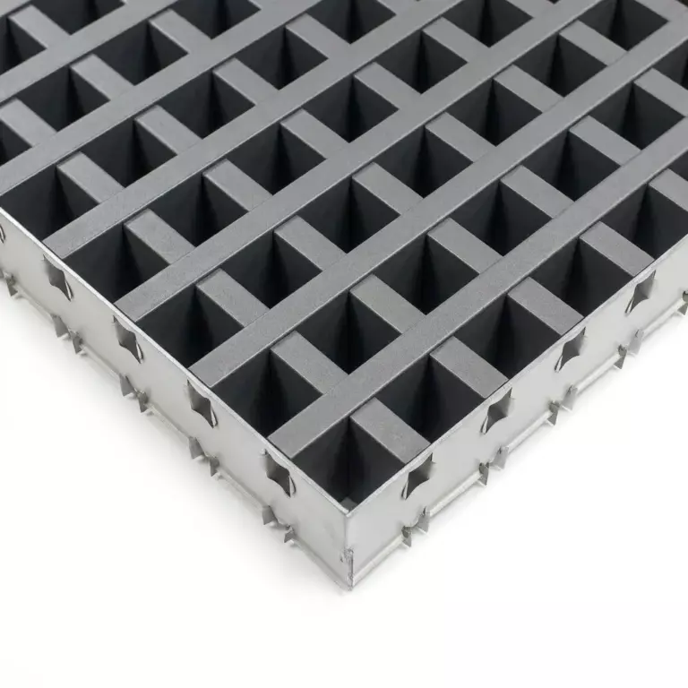 Потолок Грильято GL15 50×50 графит RAL 7024